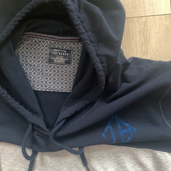 Ted Baker- XL Dressed to Chill gray and blue lightweight kangaroo hoodie - Picture 8 of 8